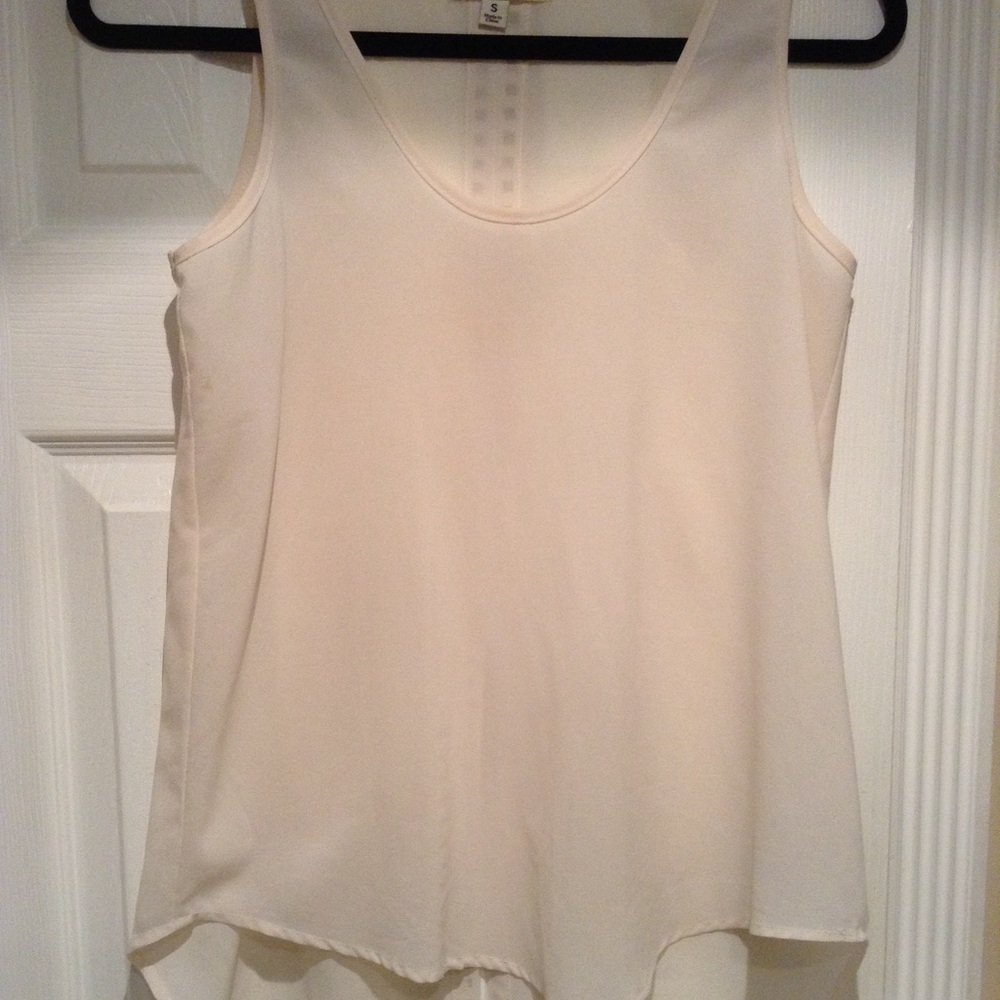 Anthropologie LOOK AT THE BACK Unique top